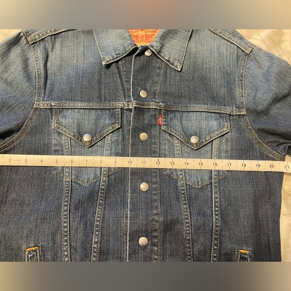 Levi's Classic Blue Denim Trucker Jacket - Picture 4 of 6